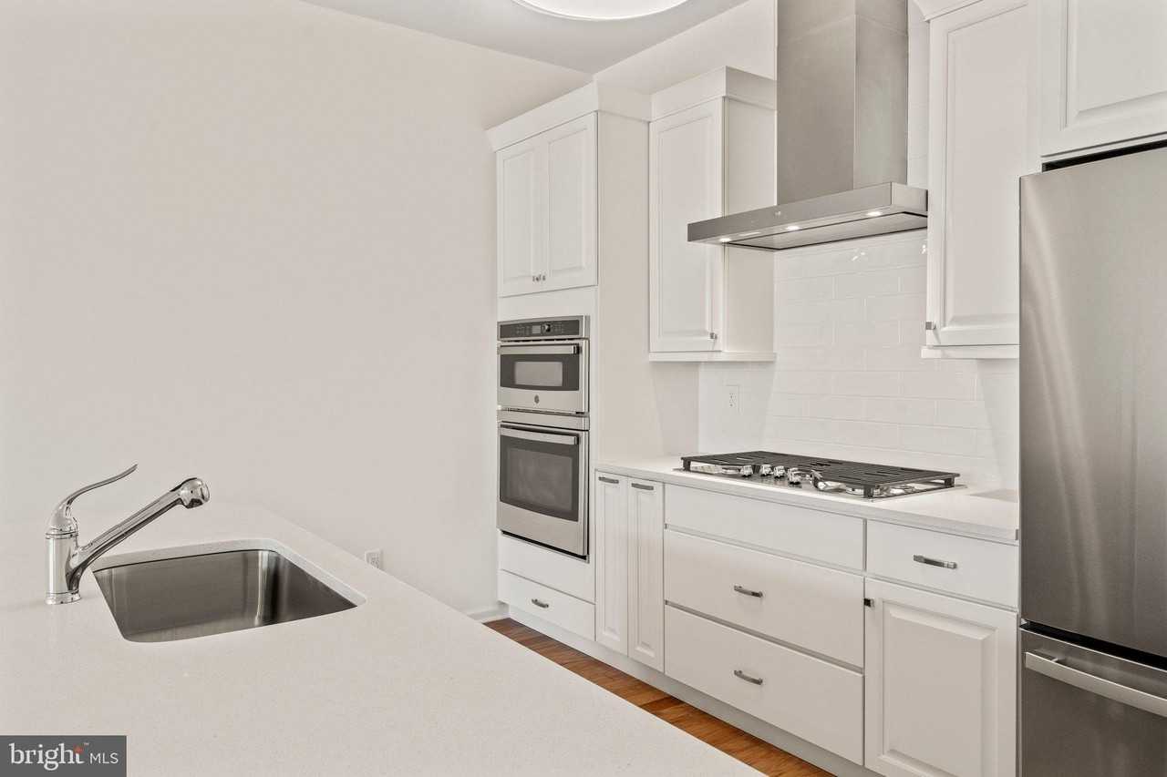 2306 Palermo Dr - Photo 7 of 33