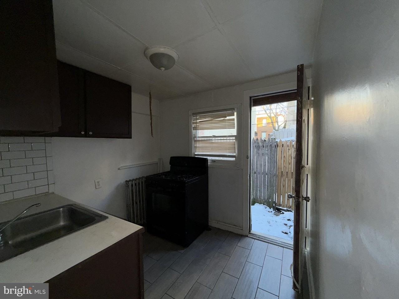 3237 Hartville St - Photo 4 of 8