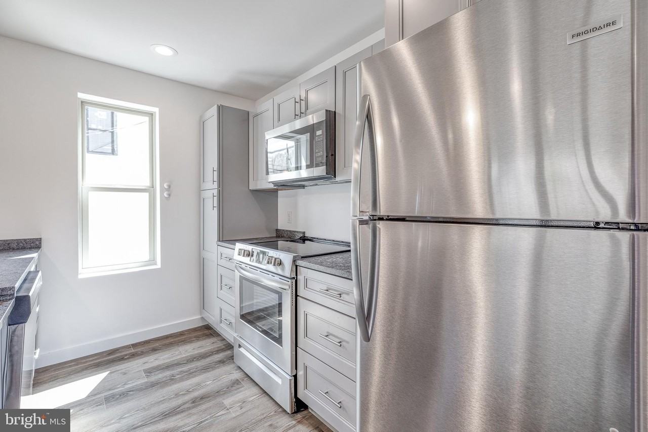 751 N 43rd St Apt 401 #401 - Photo 4 of 16