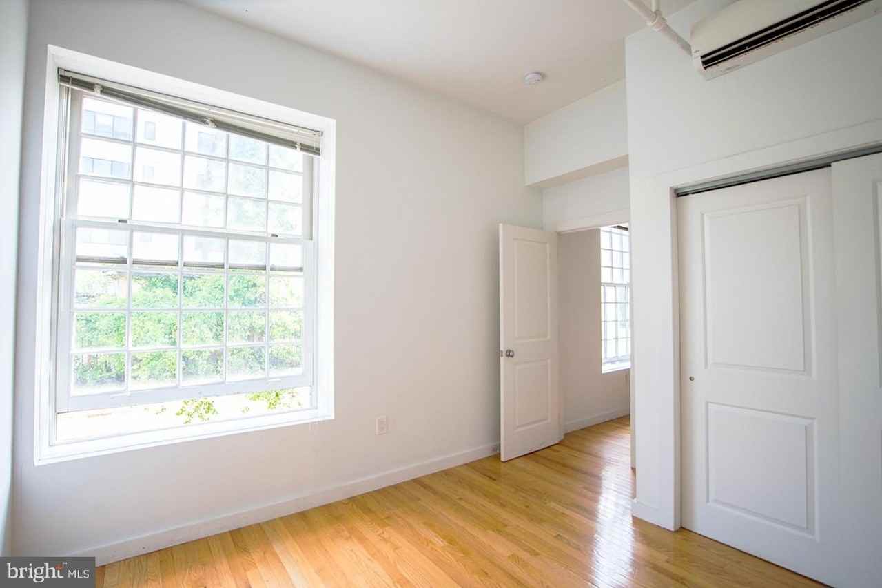 4 Leverington Ave Unit 302 #302 - Photo 7 of 18