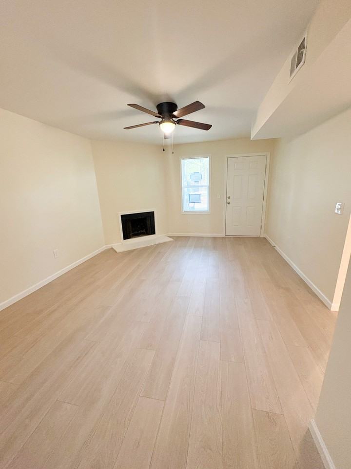 2924 Chatsworth Rd #C - Photo 3 of 17