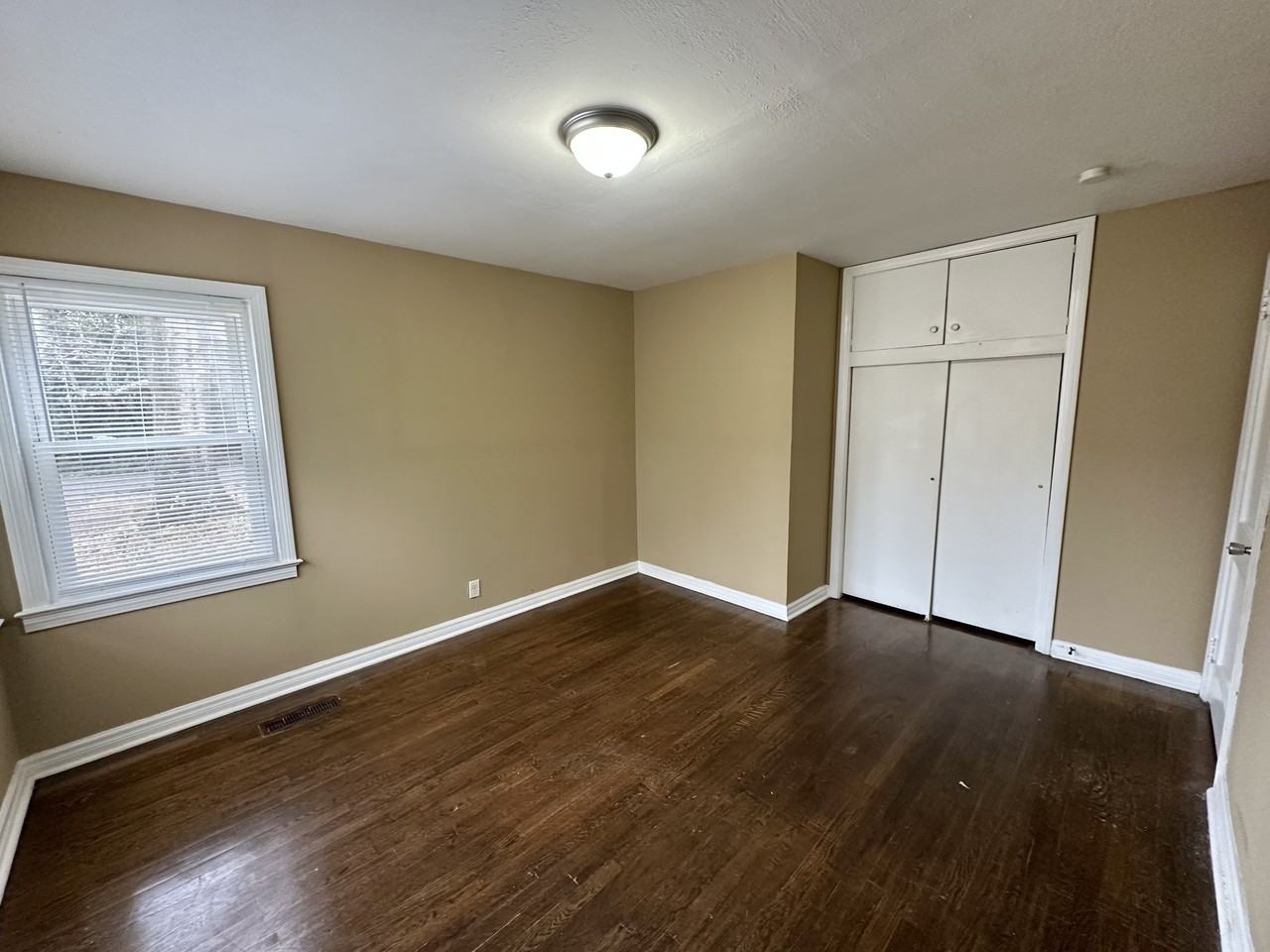 940 Meadowbrook Dr #1 - Photo 5 of 10