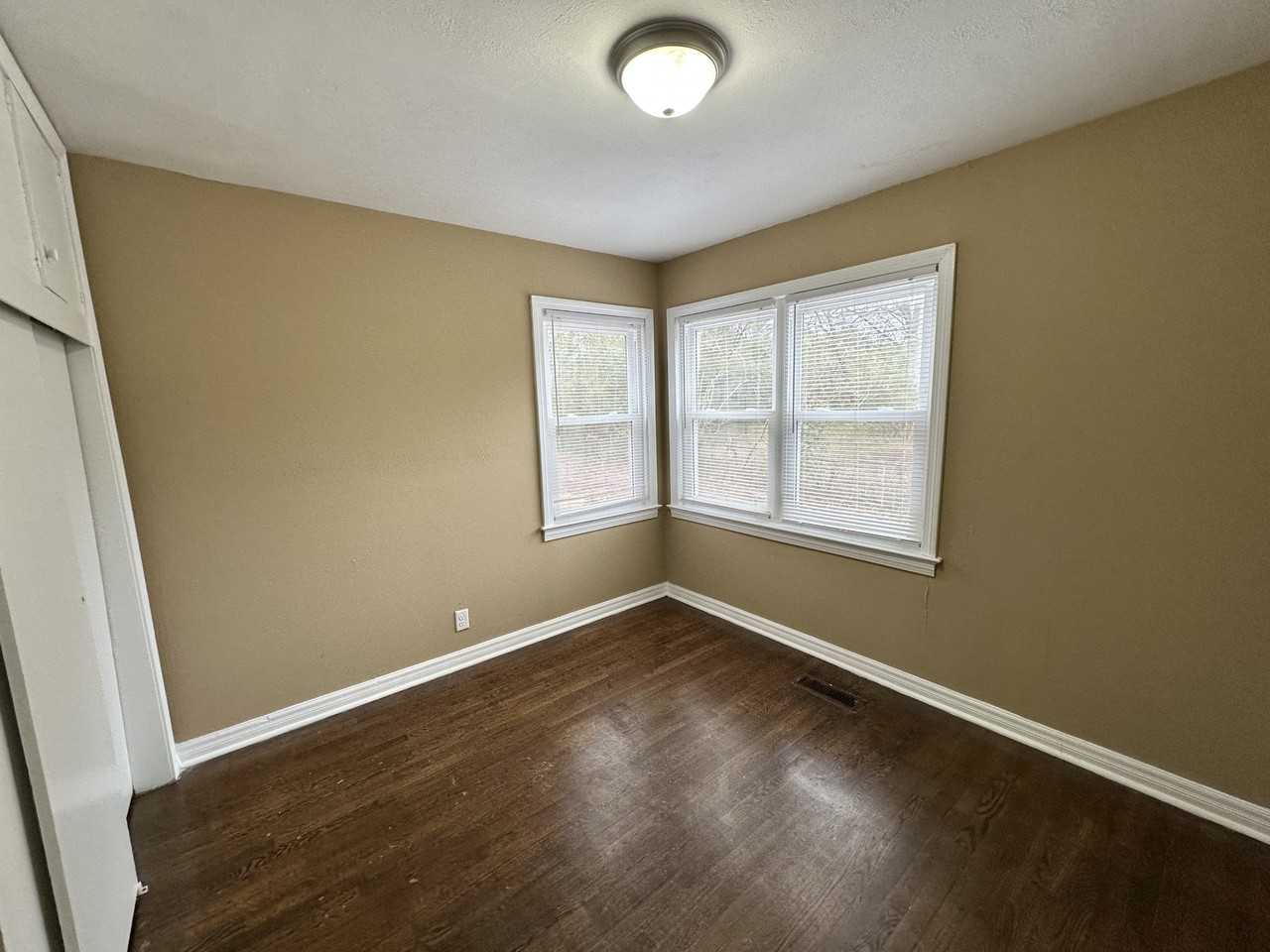 940 Meadowbrook Dr #1 - Photo 6 of 10