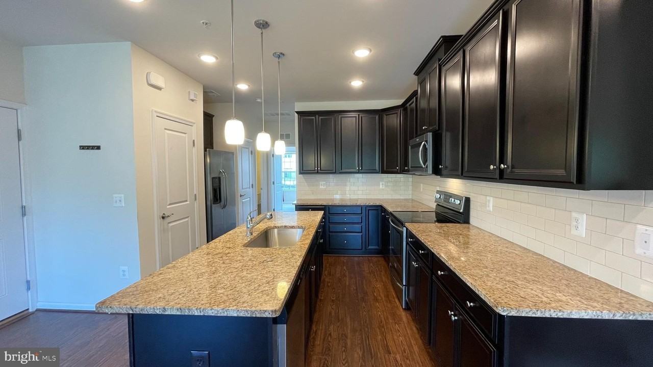 13931 Hollow Wind Way Unit 201 #201 - Photo 3 of 20