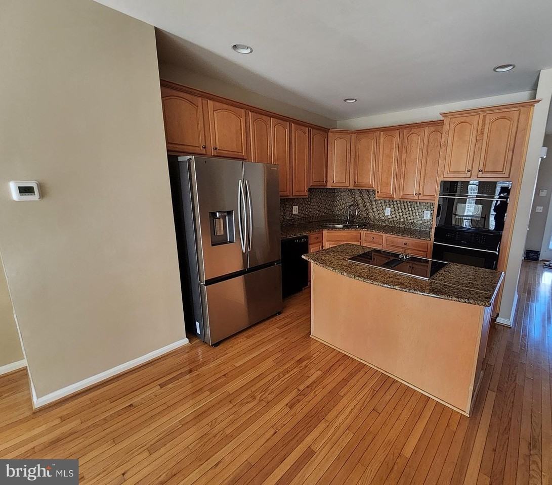 15692 William Bayliss Ct - Photo 4 of 34