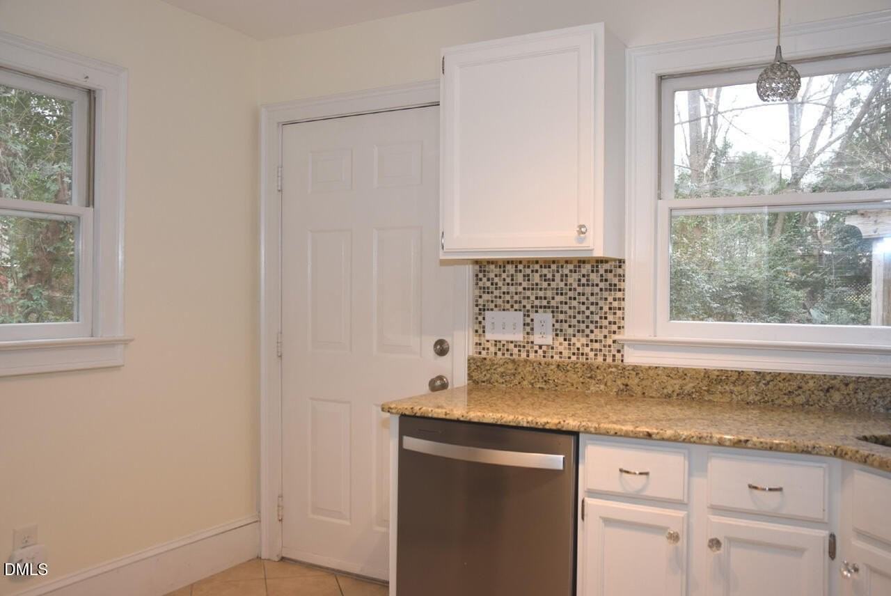 1321 Dale St - Photo 5 of 24