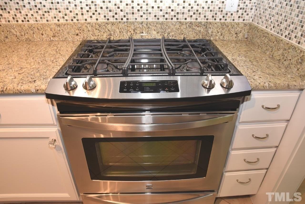 1321 Dale St - Photo 7 of 24