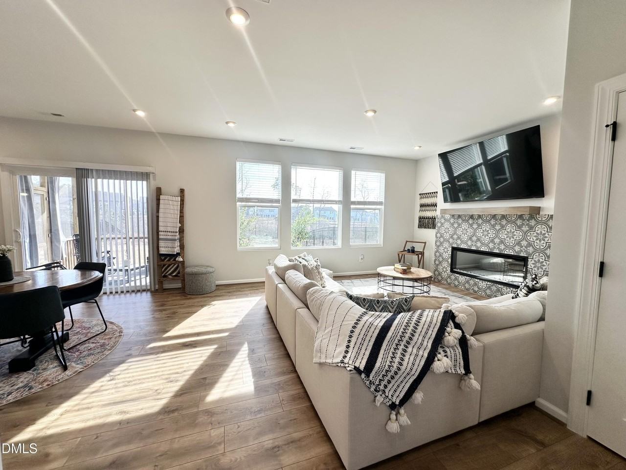 99 Daybreak Way - Photo 2 of 36