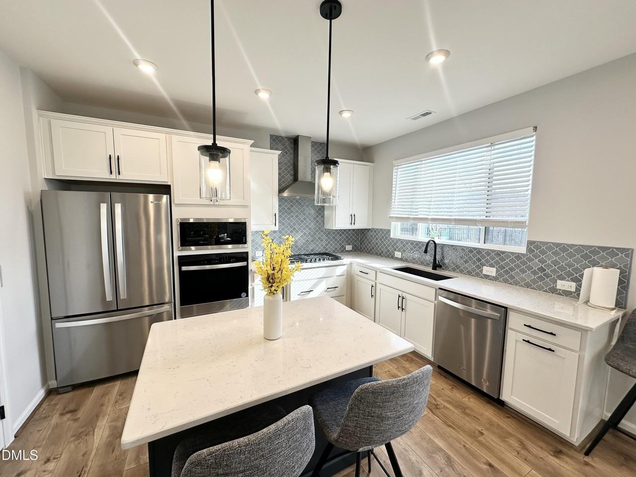 99 Daybreak Way - Photo 3 of 36