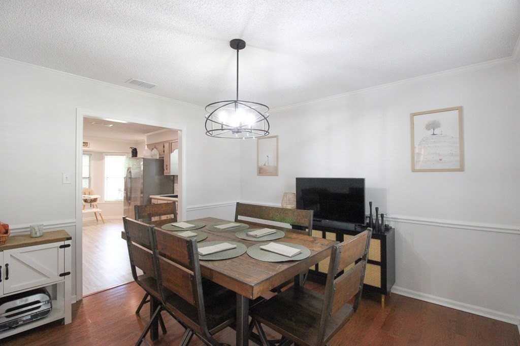 2821 Clayton Dr - Photo 5 of 29