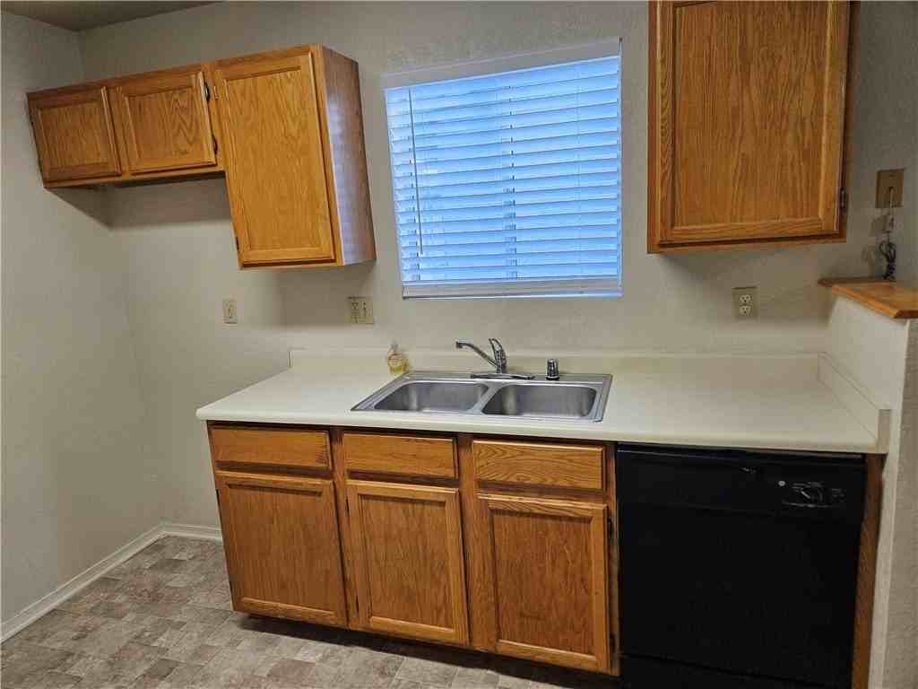 813 Gemstone Ave - Photo 7 of 21