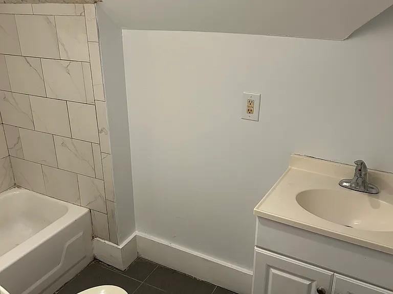 483 Pontiac Ave ##3 - Photo 4 of 5