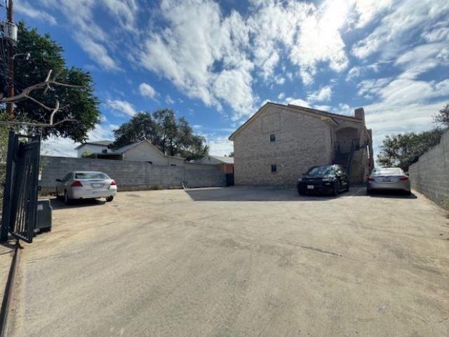 603 E Lane St - Photo 4 of 19