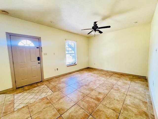 603 E Lane St - Photo 7 of 19