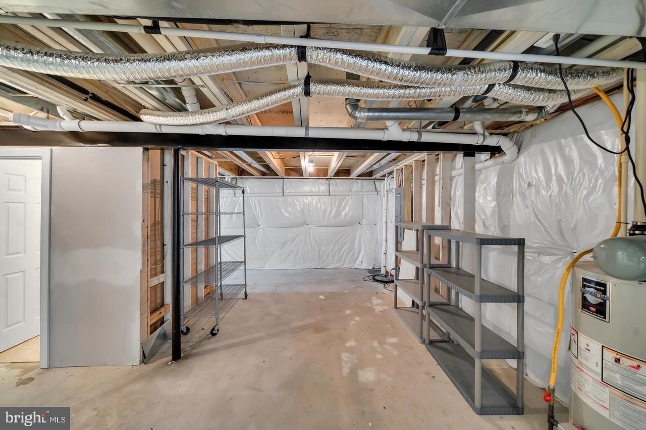 224 Sundance Ln - Photo 2 of 32