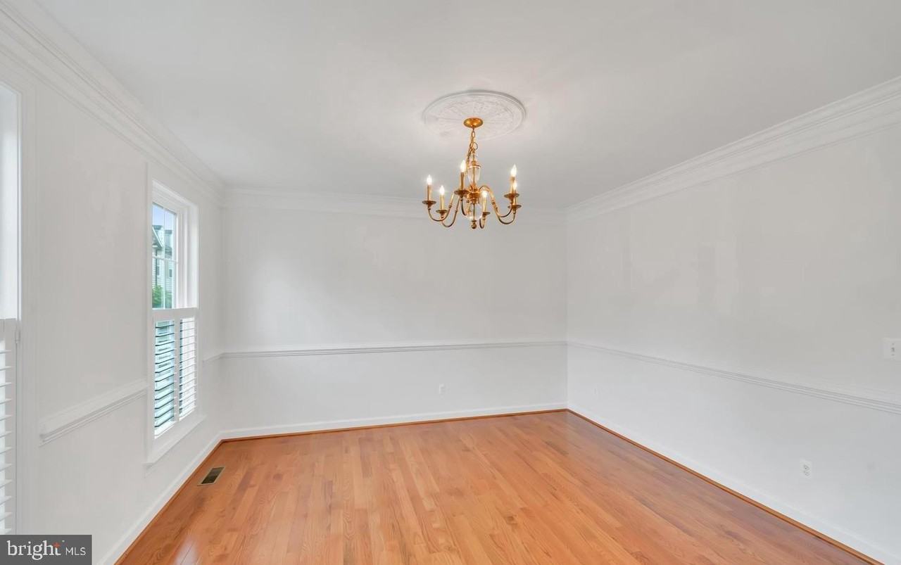 224 Sundance Ln - Photo 3 of 32