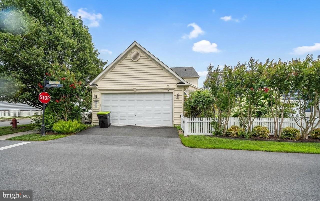 224 Sundance Ln - Photo 4 of 32