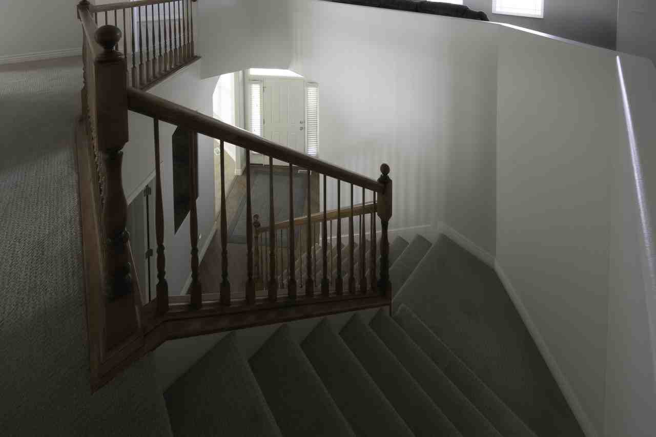 1438 Hawthorne Ln - Photo 5 of 12