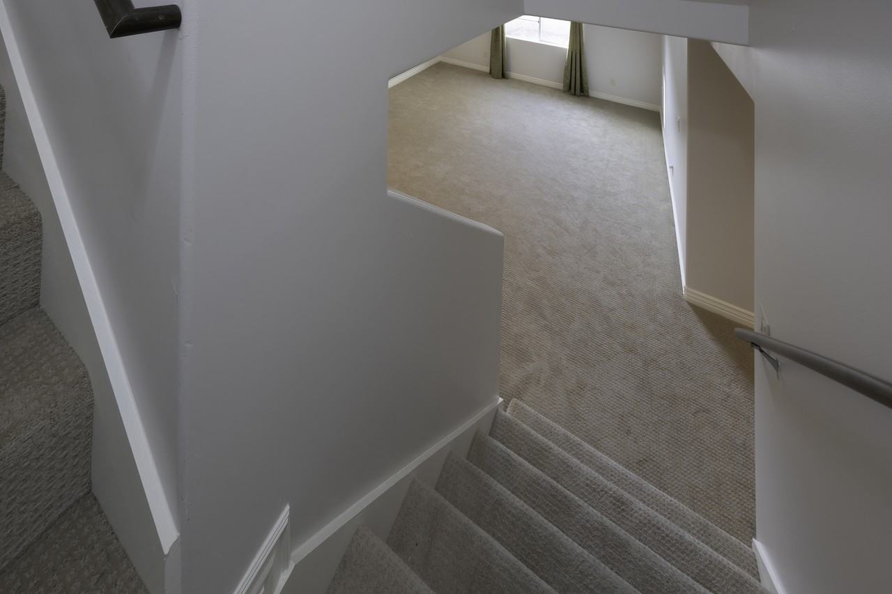 1438 Hawthorne Ln - Photo 6 of 12