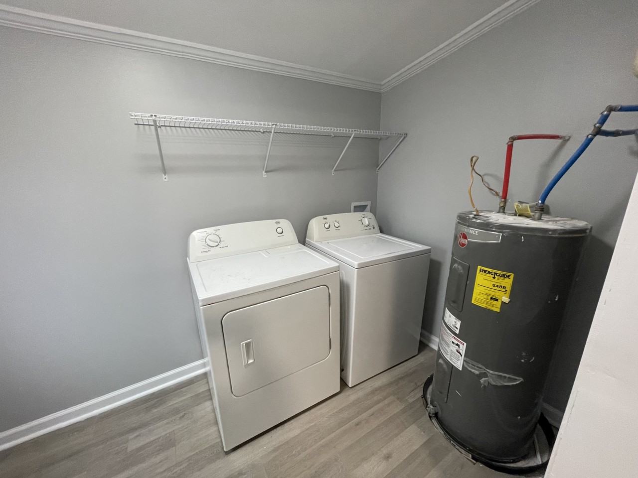 955 Eastwood Dr - Photo 4 of 12