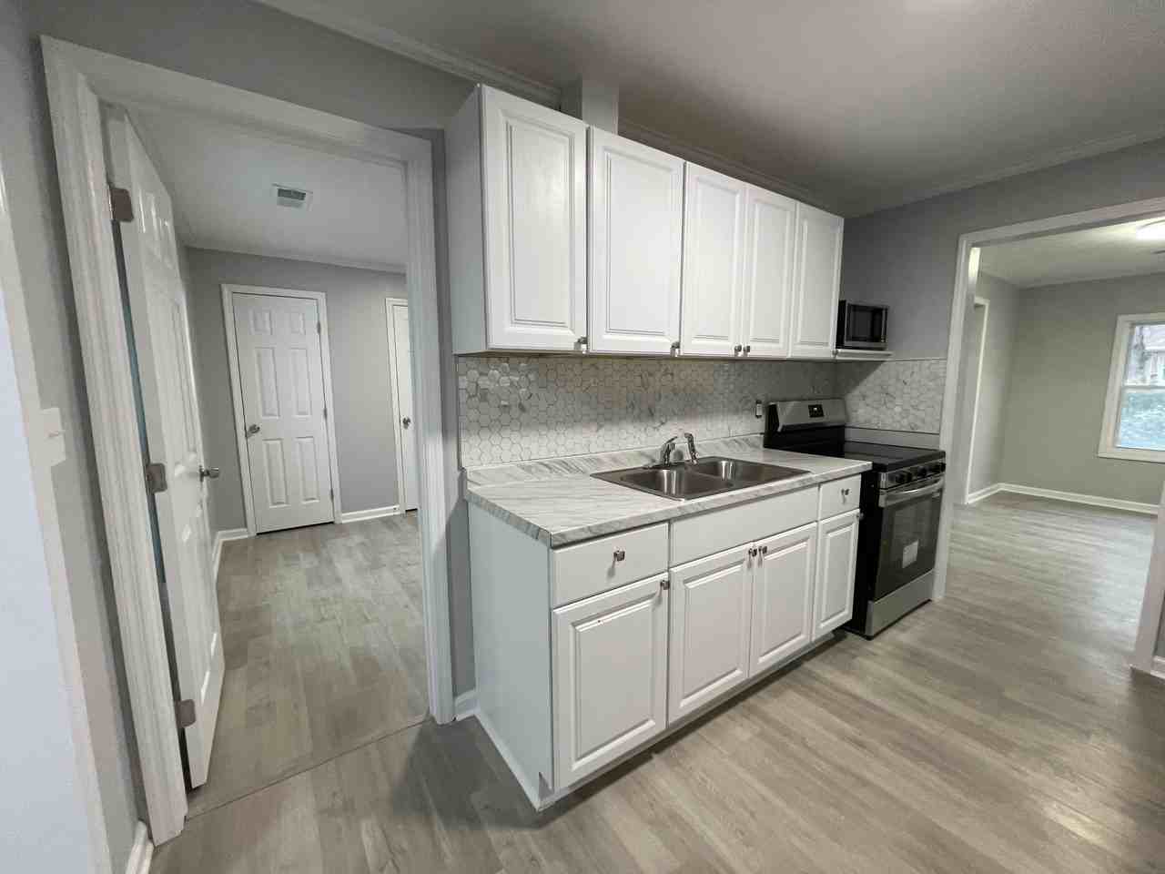 955 Eastwood Dr - Photo 6 of 12