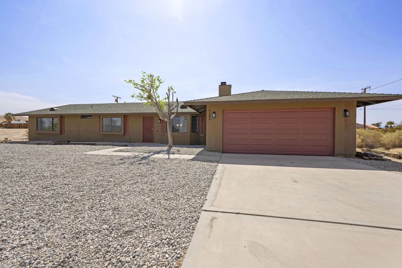 4686 Stirrup Lane - Photo 3 of 28