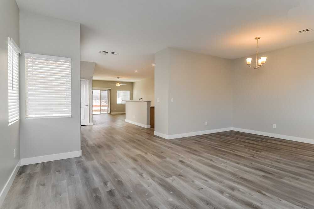 1521 Knudson Ct - Photo 4 of 20