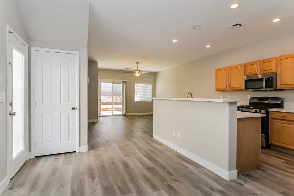 1521 Knudson Ct - Photo 7 of 20