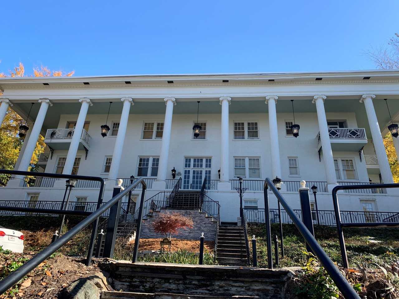 149 Peachtree Cir Ne #26 - Photo 3 of 32