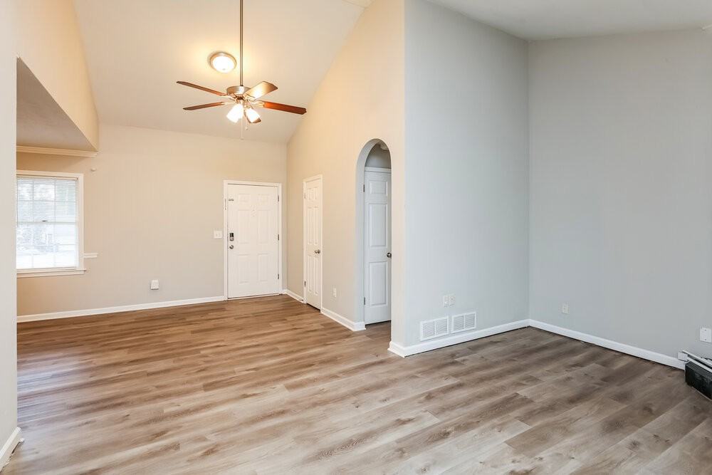 5253 Corinth Dr - Photo 5 of 16