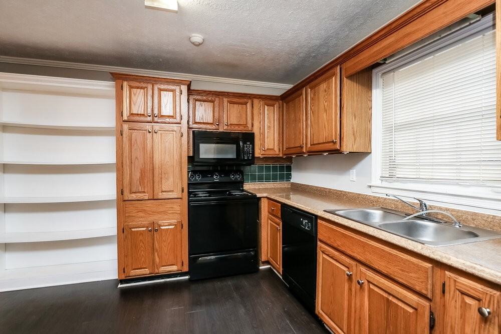 5253 Corinth Dr - Photo 7 of 16