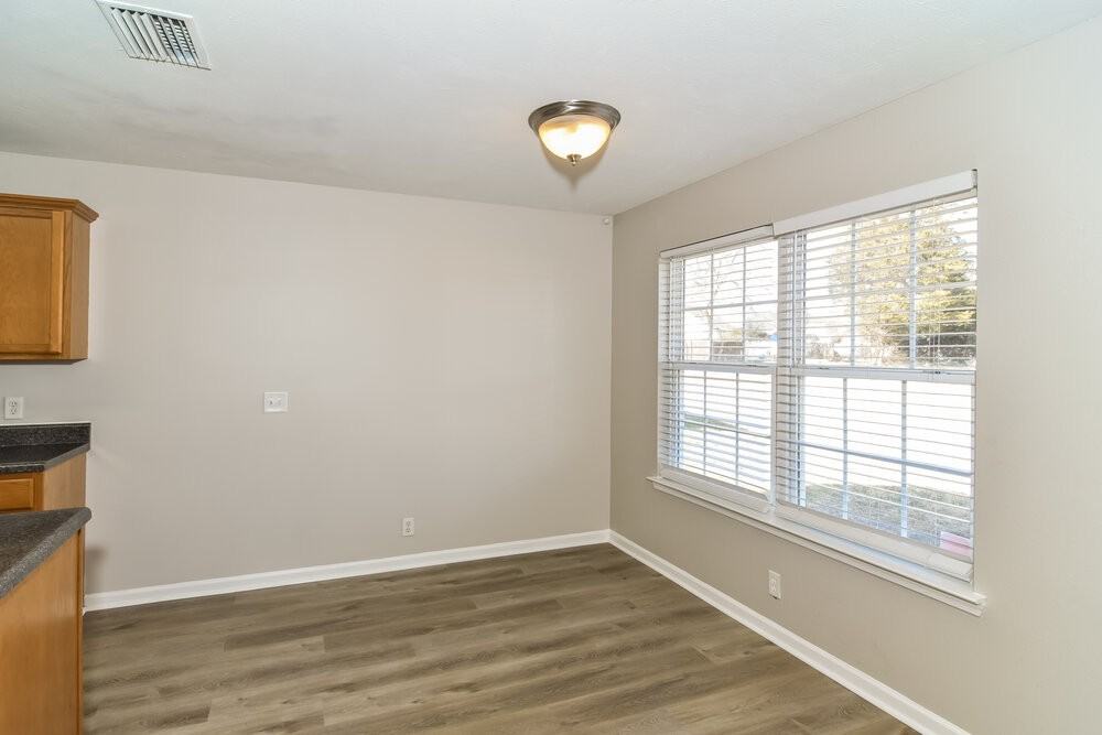 7045 S Hampton Blvd - Photo 6 of 17