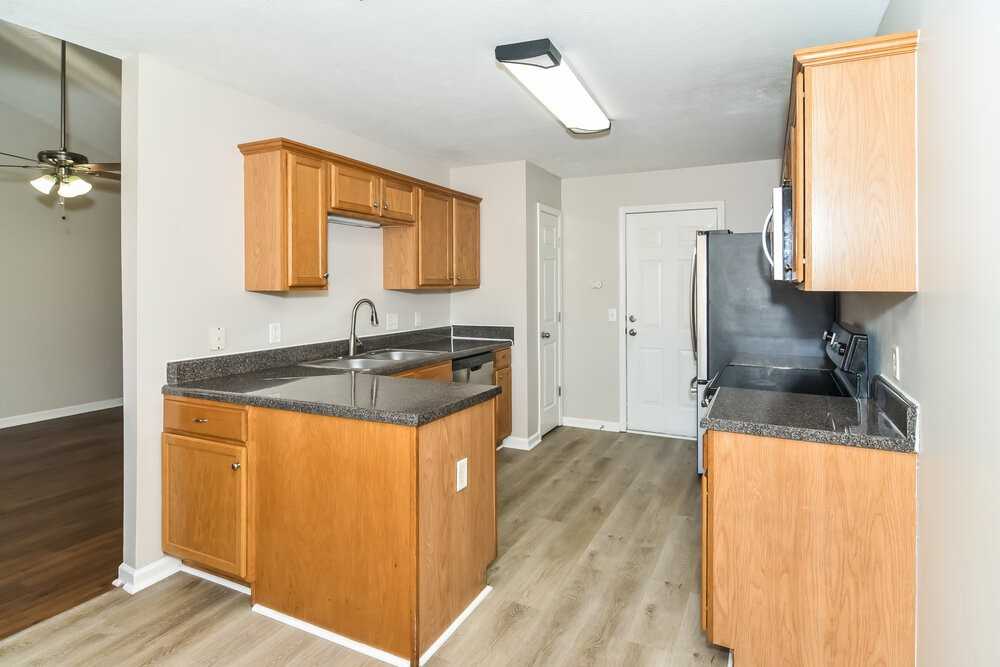 7045 S Hampton Blvd - Photo 7 of 17