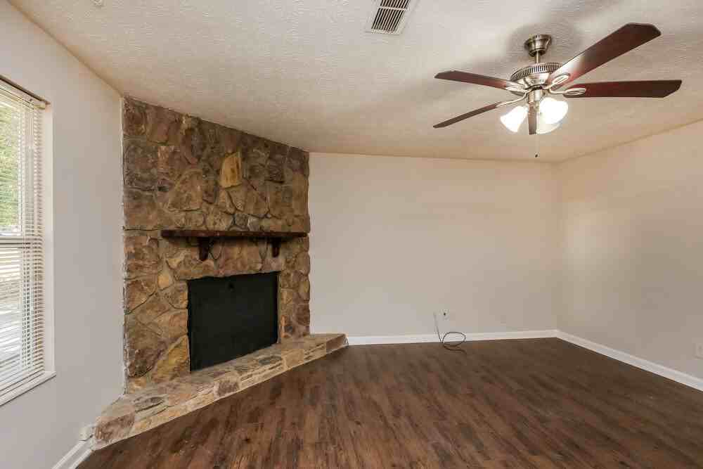 4964 Galbraith Cir - Photo 5 of 25
