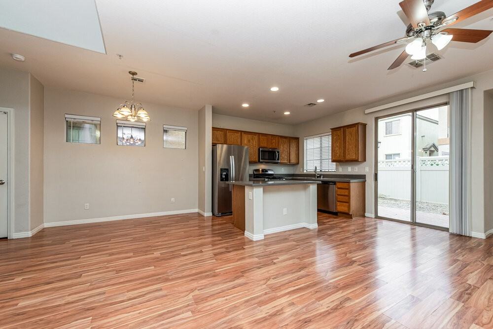 712 Cades Cove Ct - Photo 4 of 17