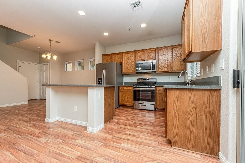 712 Cades Cove Ct - Photo 7 of 17