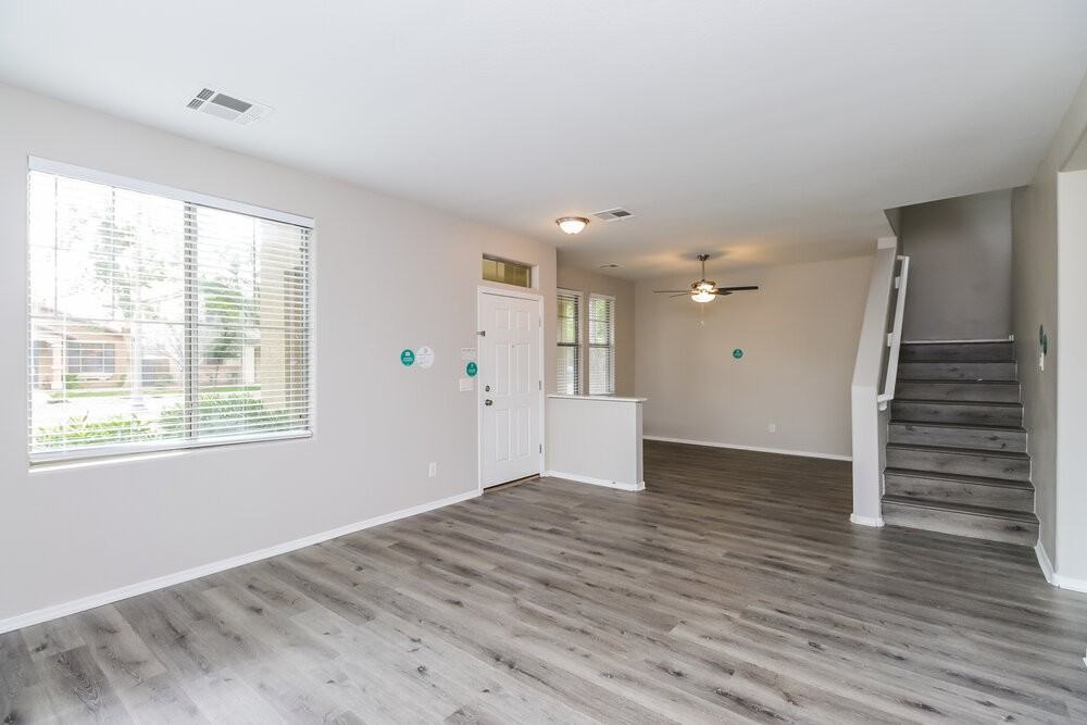 2732 S Arroyo Ln - Photo 4 of 17