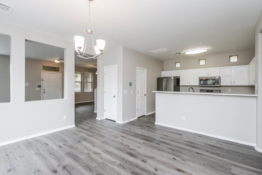 2732 S Arroyo Ln - Photo 7 of 17