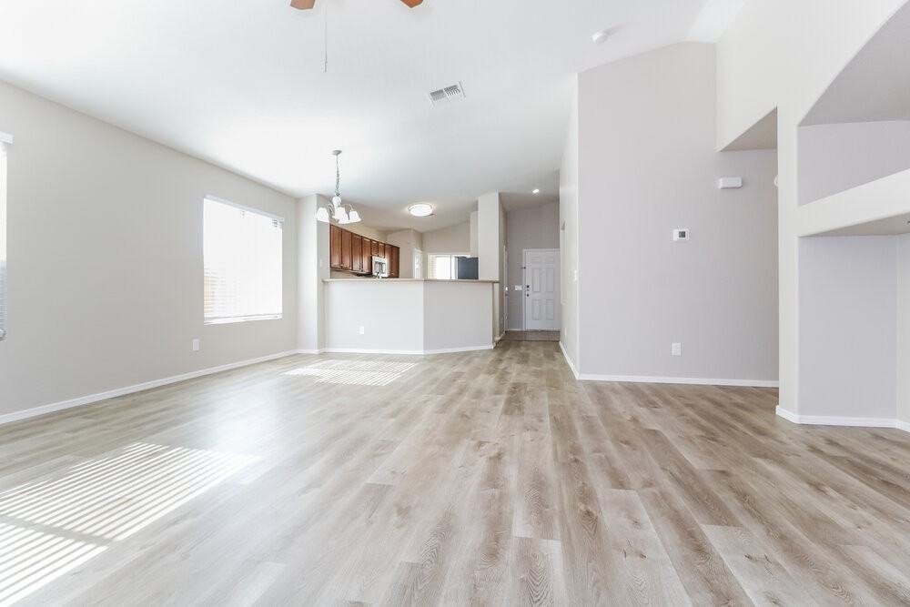 11333 W Buchanan St - Photo 5 of 16