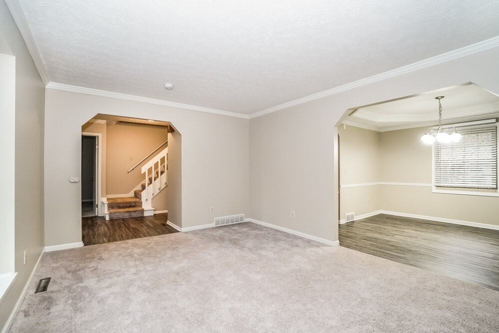 11582 Eddington Ave - Photo 5 of 17