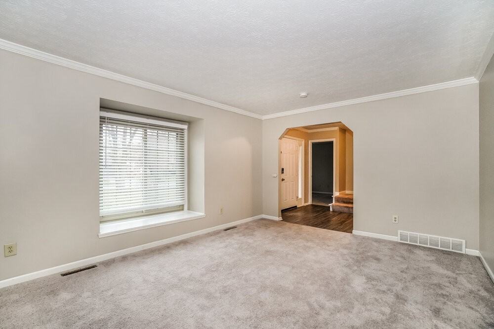 11582 Eddington Ave - Photo 6 of 17