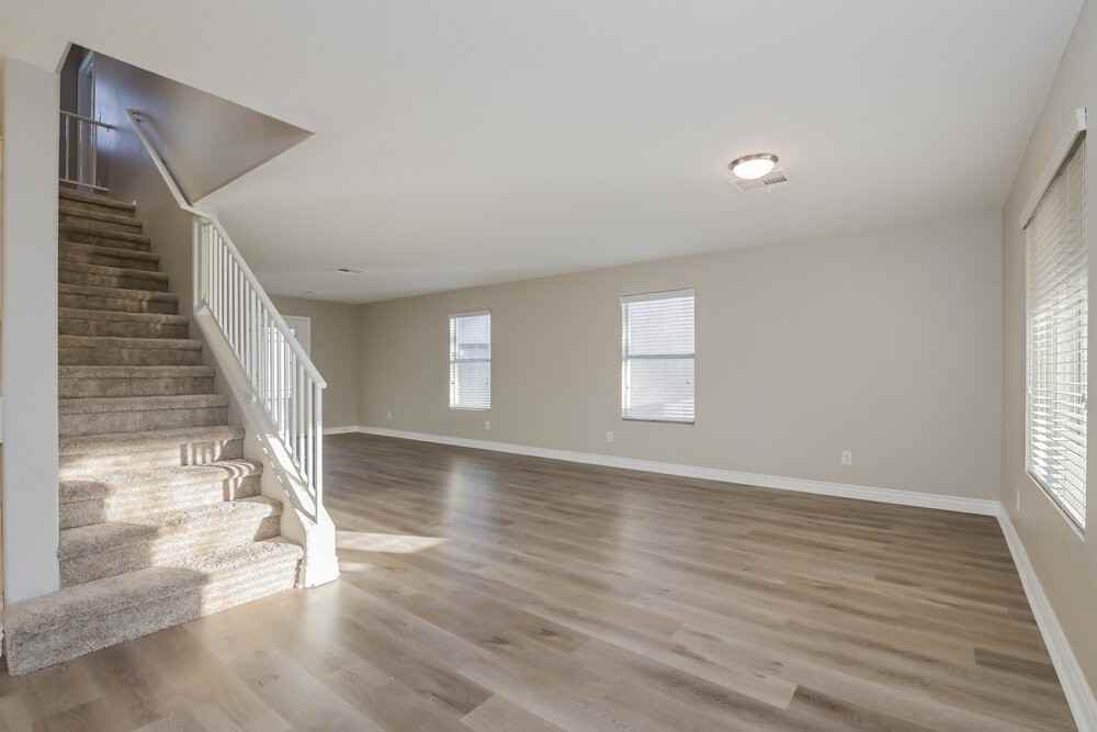 3625 Shanagolden St - Photo 5 of 20