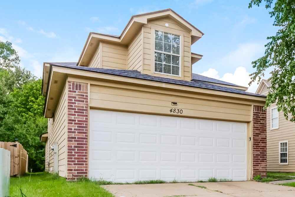 4830 Mistic Lake Dr - Photo 4 of 17