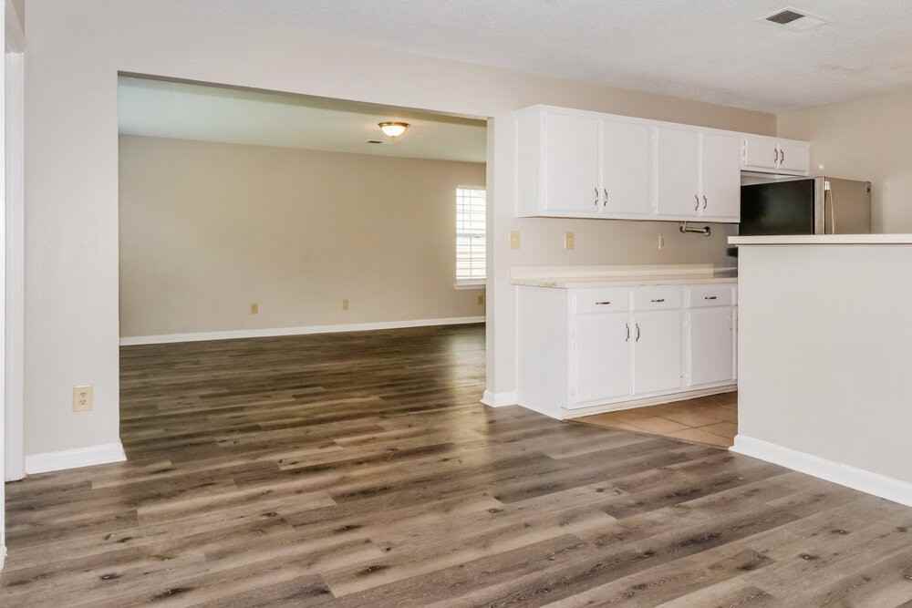 4830 Mistic Lake Dr - Photo 7 of 17