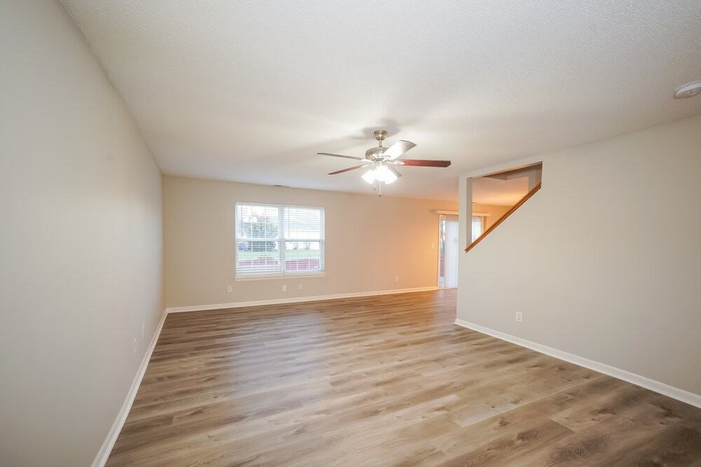 10302 Draycott Way - Photo 5 of 20