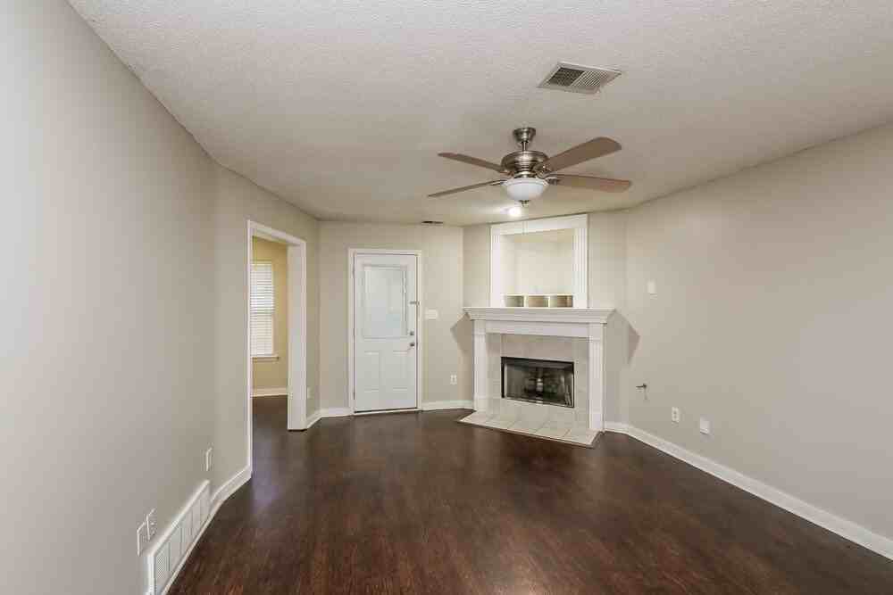 11626 Mahogany Dr - Photo 5 of 17