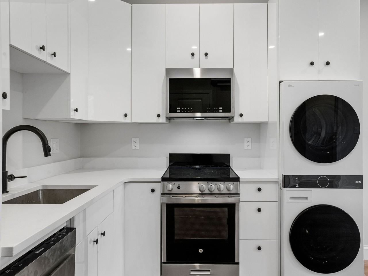 179 Salem St #2 - Photo 4 of 16