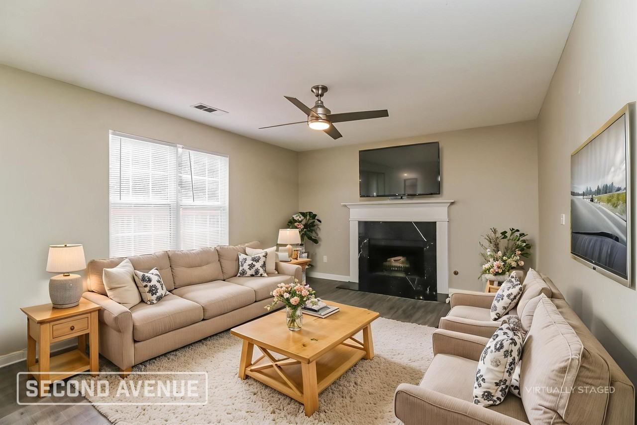 5681 Spring Mill Cir - Photo 2 of 27