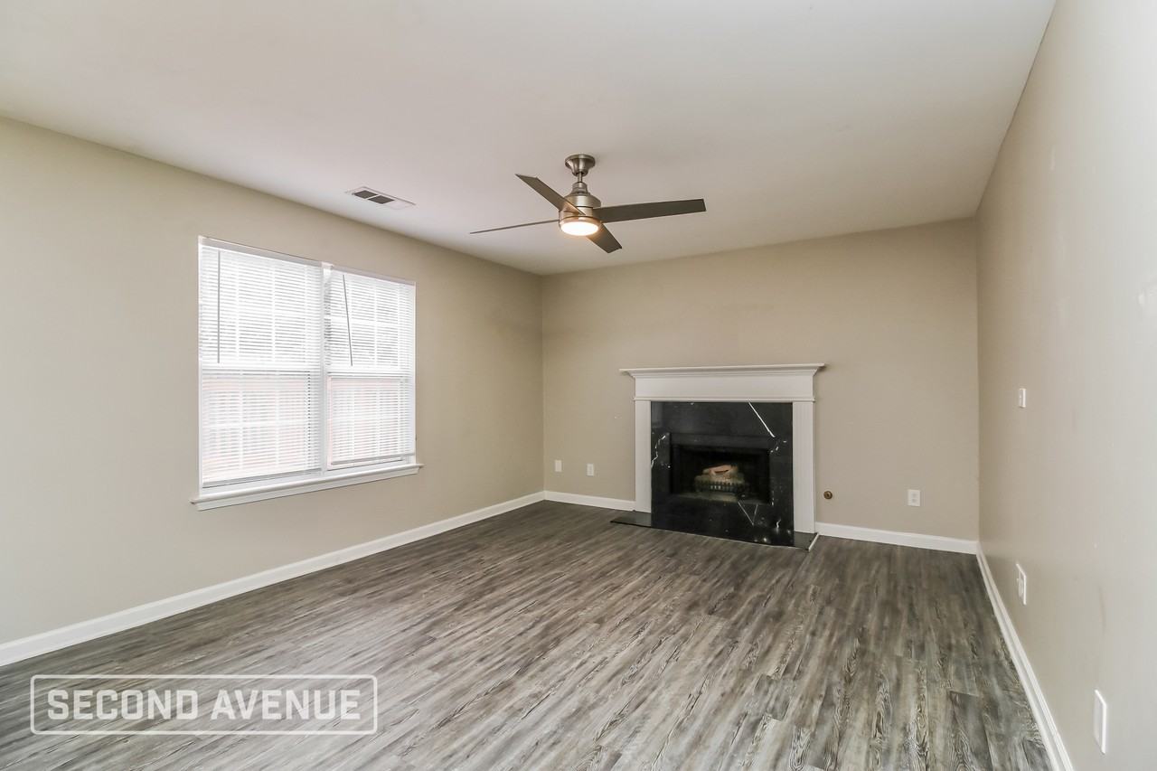 5681 Spring Mill Cir - Photo 3 of 27