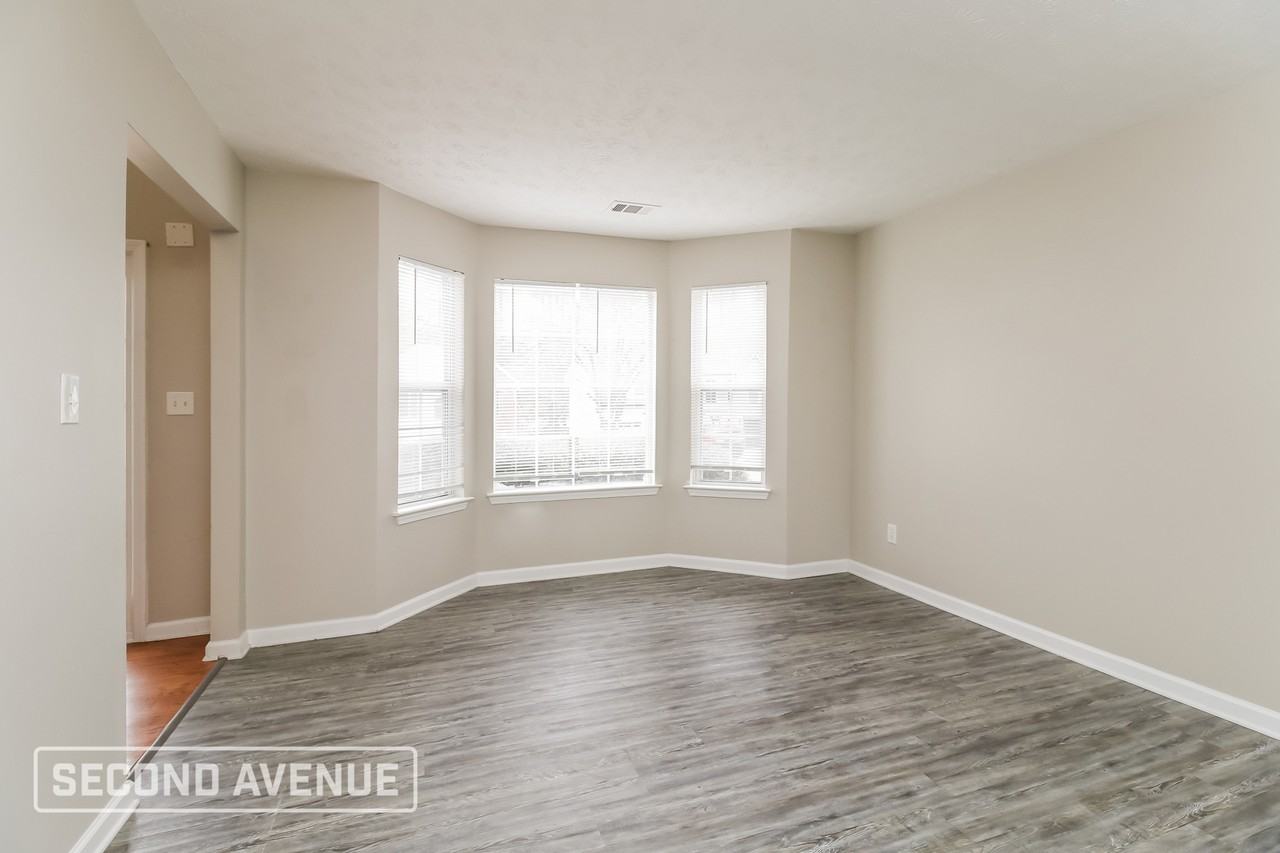 5681 Spring Mill Cir - Photo 5 of 27